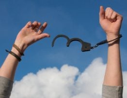 Person can be handcuffed when arrested for drug charges